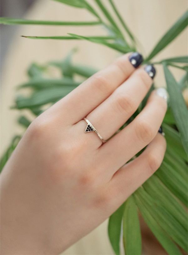 S925 Sterling Silver Triangle Open Ring Aura Rene