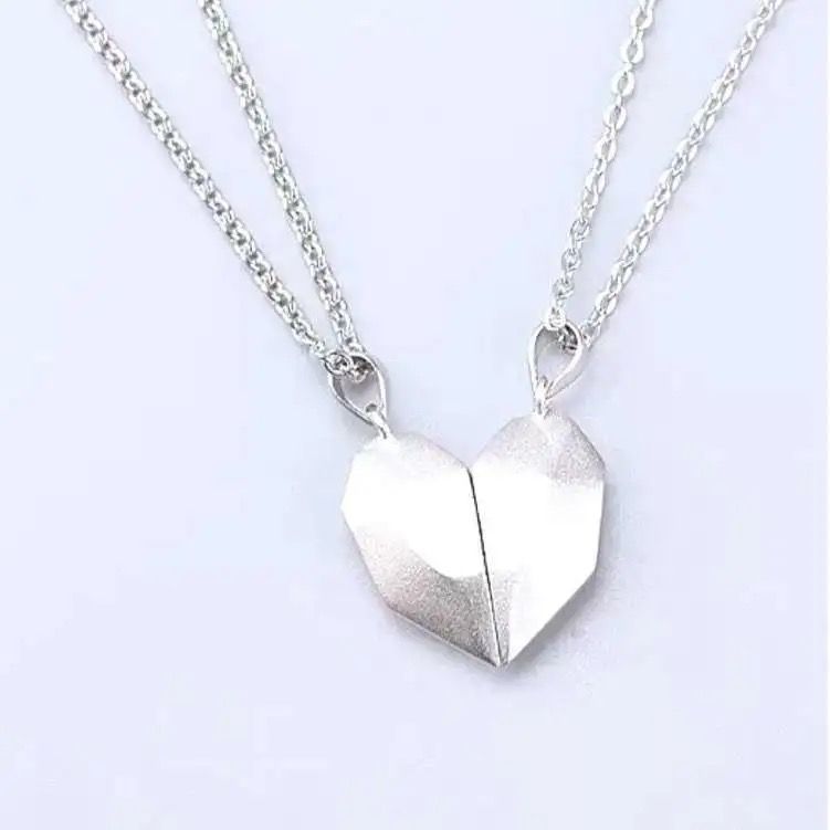 Heart-Shaped Magnetic Couple Necklace – Black & Silver Pendant Set Aura Rene