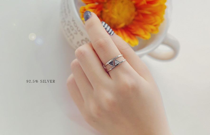 S925 Sterling Silver Triangle Open Ring Aura Rene