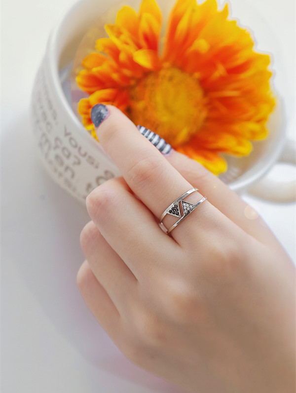 S925 Sterling Silver Triangle Open Ring Aura Rene